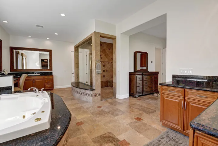 MAIN BATHROOM CONTINUED.jpg mls