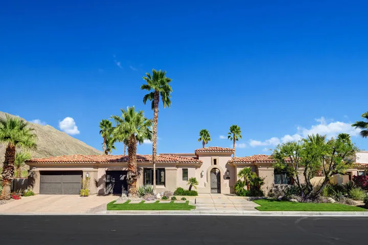 FRONT OF HOME.jpg mls