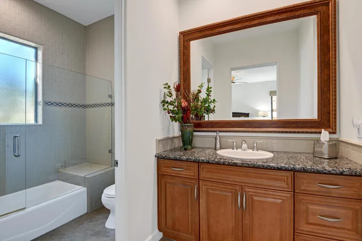 BEDROOM 1 BATHROOM.jpg mls
