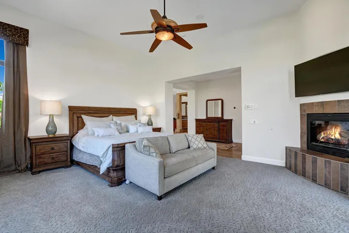 MAIN BEDROOM.jpg mls