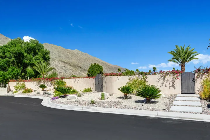SIDE YARD FRONT.jpg mls