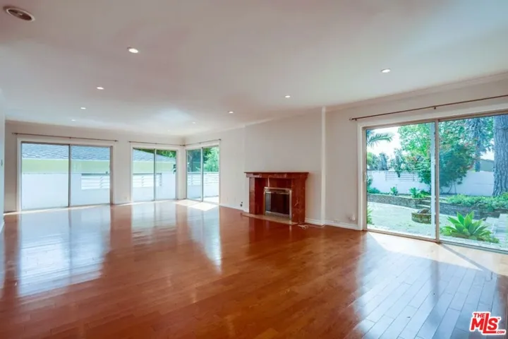 7230 W 90th Street, Los Angeles, California 90045
