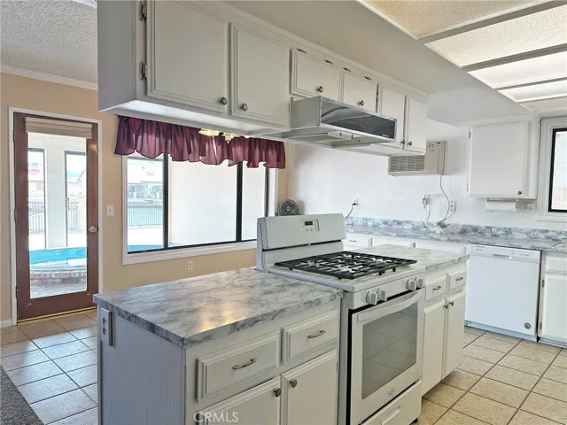 27539 Silver Lakes, Helendale, California 92342