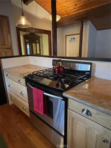 874 Snowbird Road, Wrightwood, California 92397