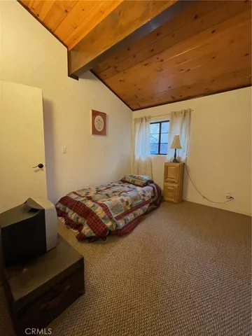 874 Snowbird Road, Wrightwood, California 92397