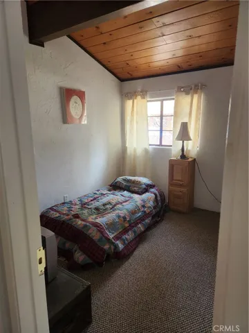 874 Snowbird Road, Wrightwood, California 92397