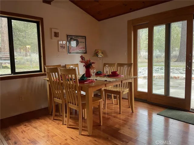 874 Snowbird Road, Wrightwood, California 92397