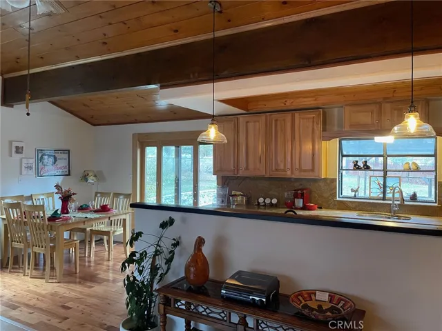 874 Snowbird Road, Wrightwood, California 92397