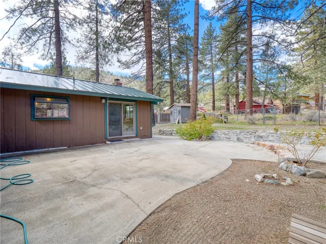 874 Snowbird Road, Wrightwood, California 92397