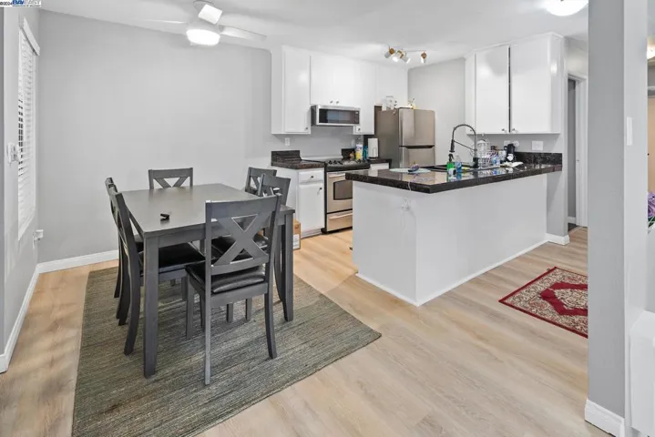 13661 Ruette Le Parc A, Del Mar, California 92014