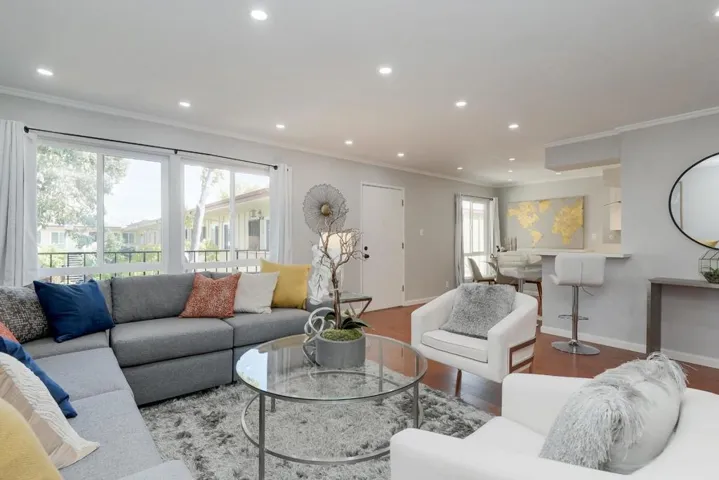 3037 Los Prados Street 228, San Mateo, California 94403
