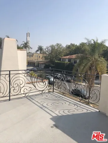 4743 Ambrose Avenue, Los Angeles, California 90027