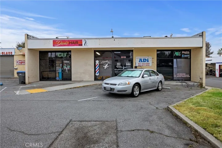 1013 W Sixth Street, Corona, California 92882