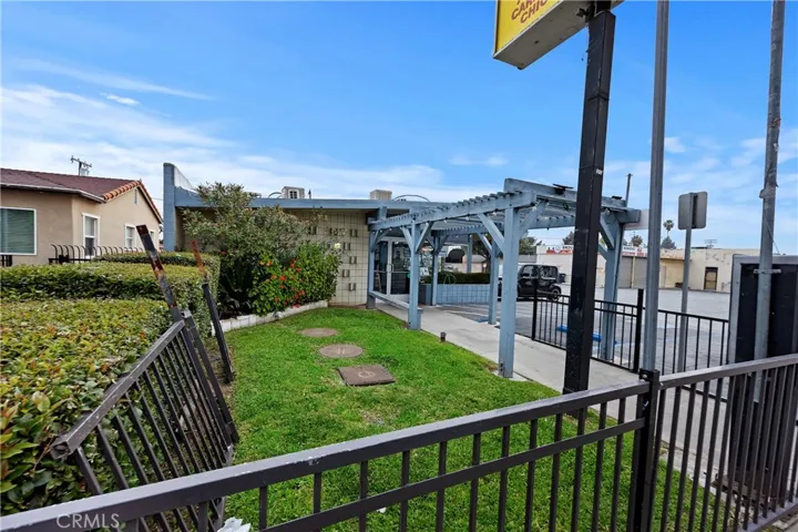 1013 W Sixth Street, Corona, California 92882