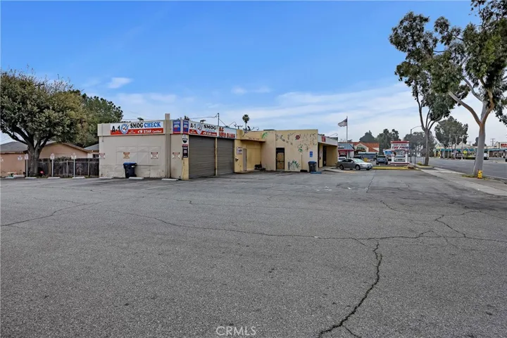 1013 W Sixth Street, Corona, California 92882