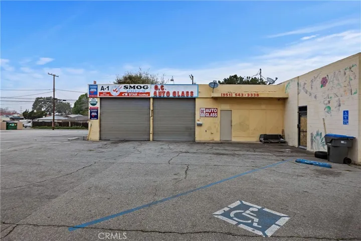1013 W Sixth Street, Corona, California 92882
