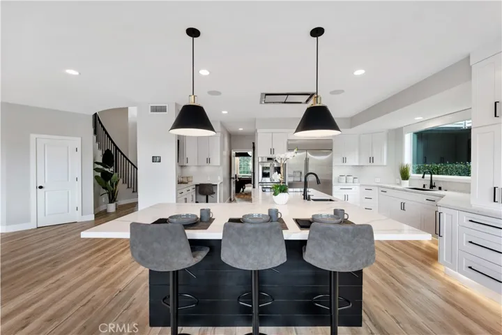 29219 Laro Drive, Agoura Hills, California 91301