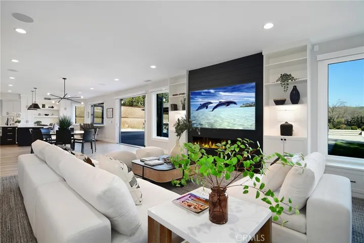 29219 Laro Drive, Agoura Hills, California 91301