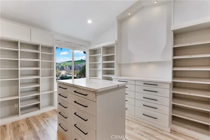 29219 Laro Drive, Agoura Hills, California 91301