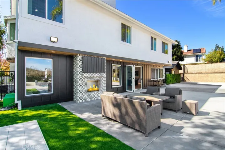 29219 Laro Drive, Agoura Hills, California 91301