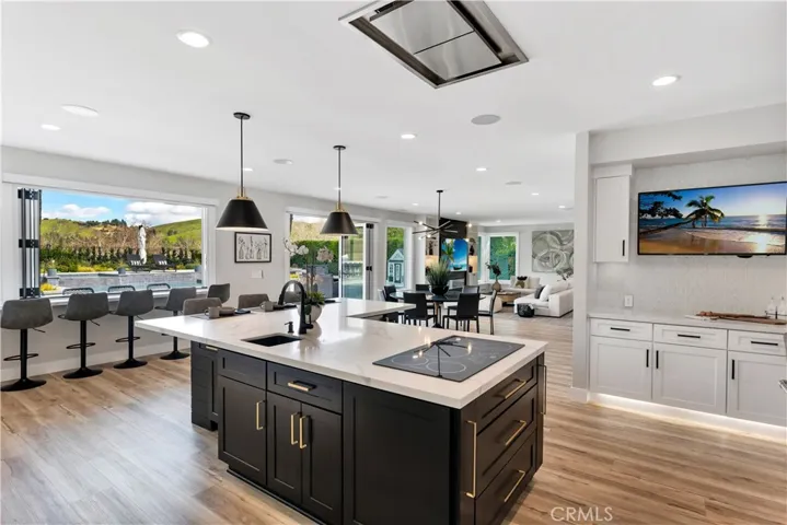 29219 Laro Drive, Agoura Hills, California 91301