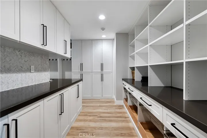 29219 Laro Drive, Agoura Hills, California 91301