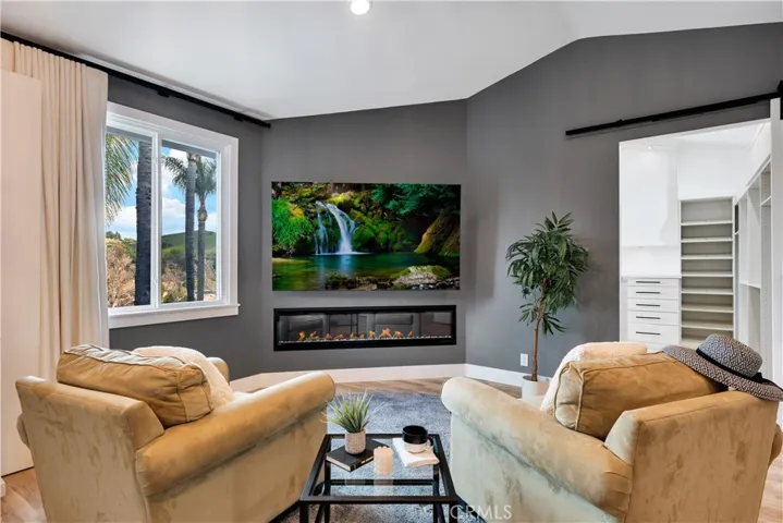 29219 Laro Drive, Agoura Hills, California 91301