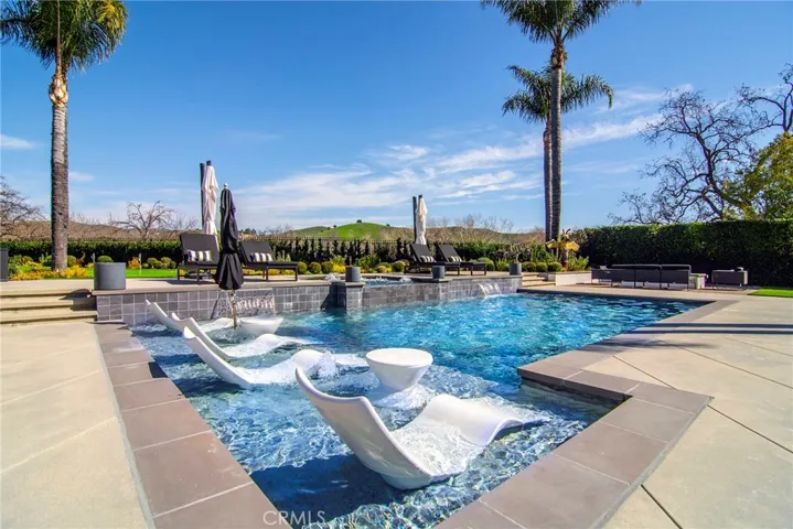 29219 Laro Drive, Agoura Hills, California 91301