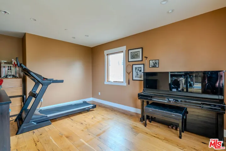 5903 Tellefson Road, Culver City, California 90230