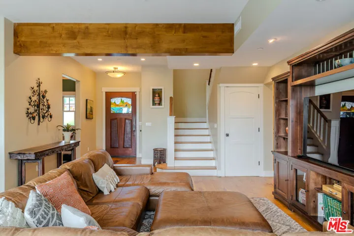 5903 Tellefson Road, Culver City, California 90230