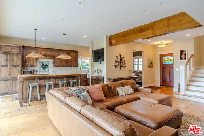 5903 Tellefson Road, Culver City, California 90230