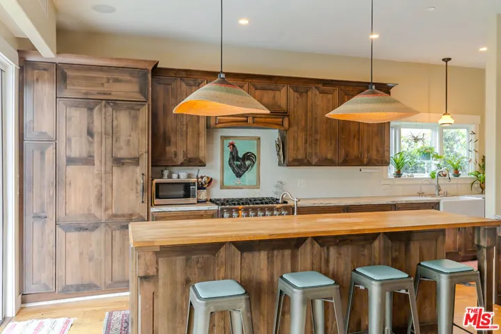 5903 Tellefson Road, Culver City, California 90230