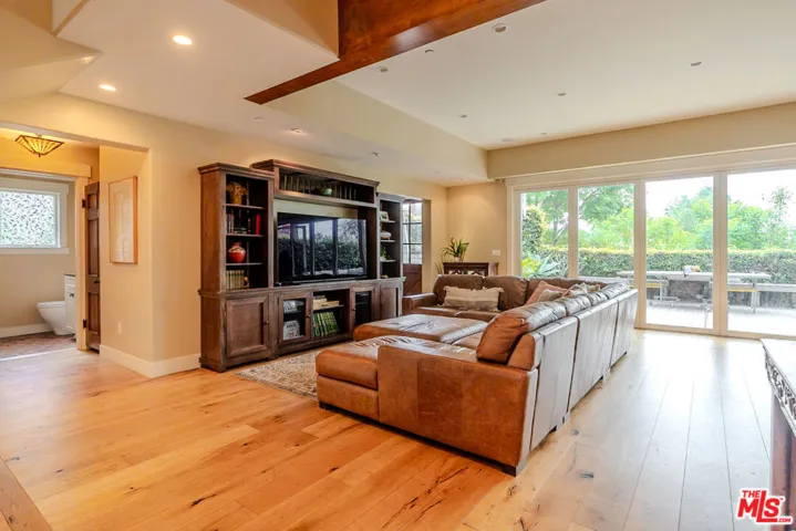 5903 Tellefson Road, Culver City, California 90230
