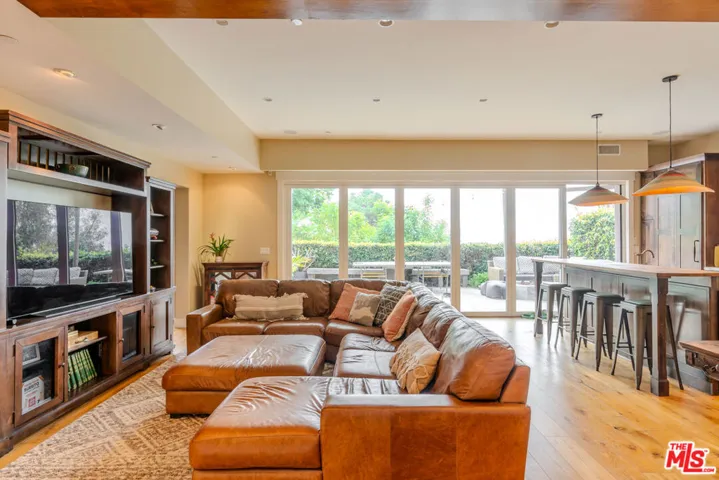 5903 Tellefson Road, Culver City, California 90230