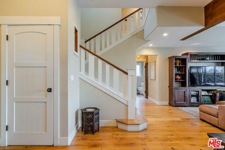 5903 Tellefson Road, Culver City, California 90230