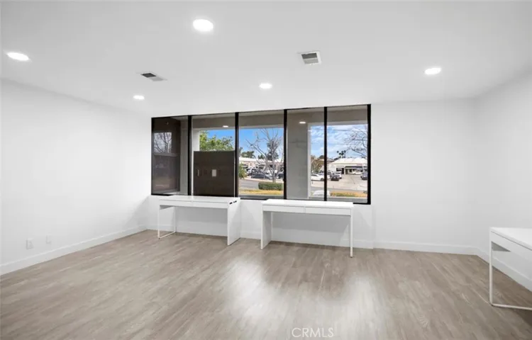 711 W 17th Street C-8, Costa Mesa, California 92627