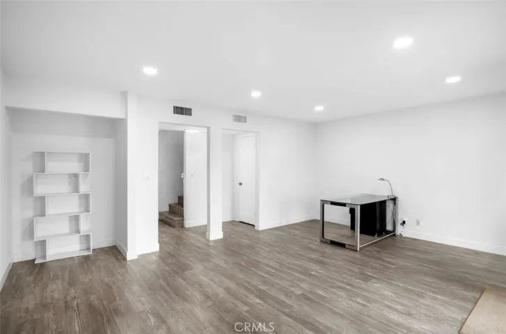 711 W 17th Street C-8, Costa Mesa, California 92627