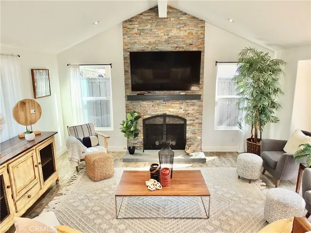 3392 Rowena Drive, Los Alamitos, California 90720