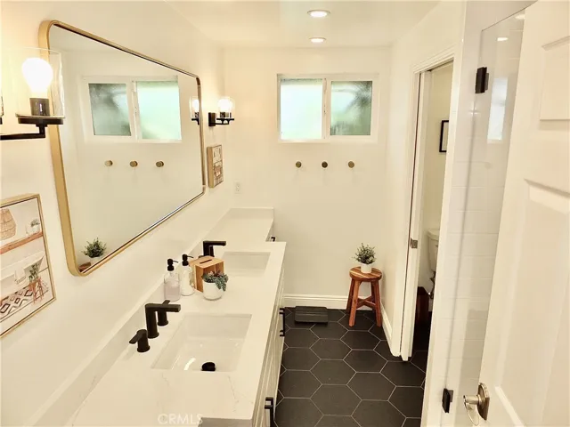 3392 Rowena Drive, Los Alamitos, California 90720