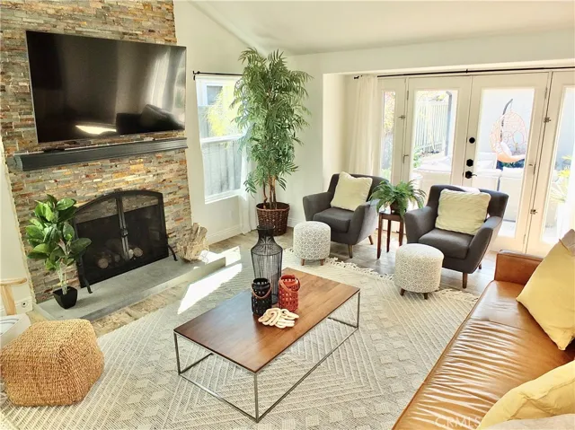 3392 Rowena Drive, Los Alamitos, California 90720
