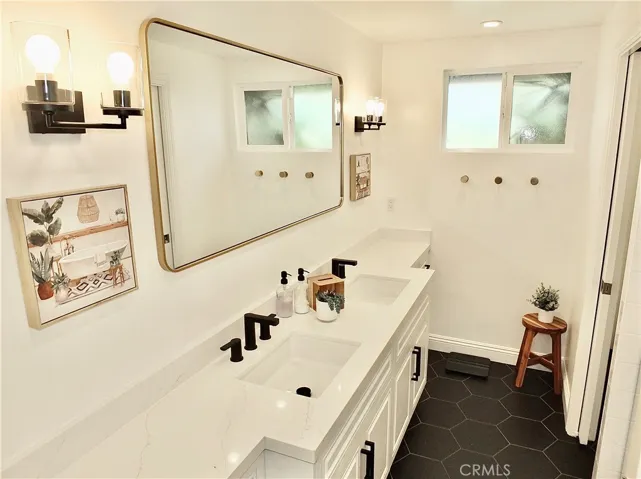 3392 Rowena Drive, Los Alamitos, California 90720