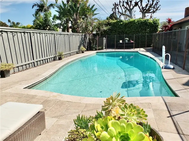 3392 Rowena Drive, Los Alamitos, California 90720