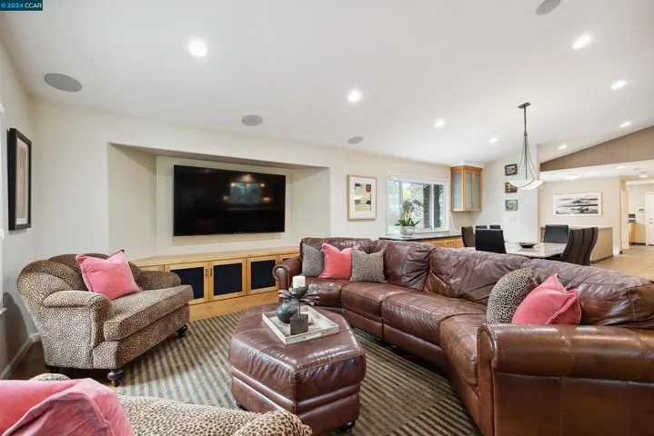 1035 North Thompson, Lafayette, California 94549