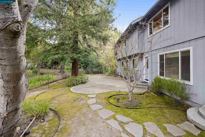 1035 North Thompson, Lafayette, California 94549