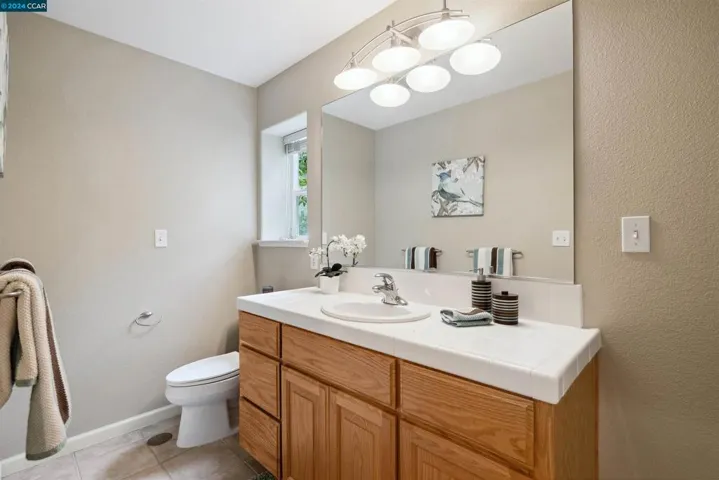 1035 North Thompson, Lafayette, California 94549