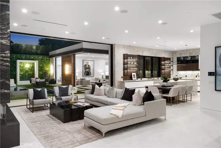 10052 Hillgrove Drive, Los Angeles, California 90210