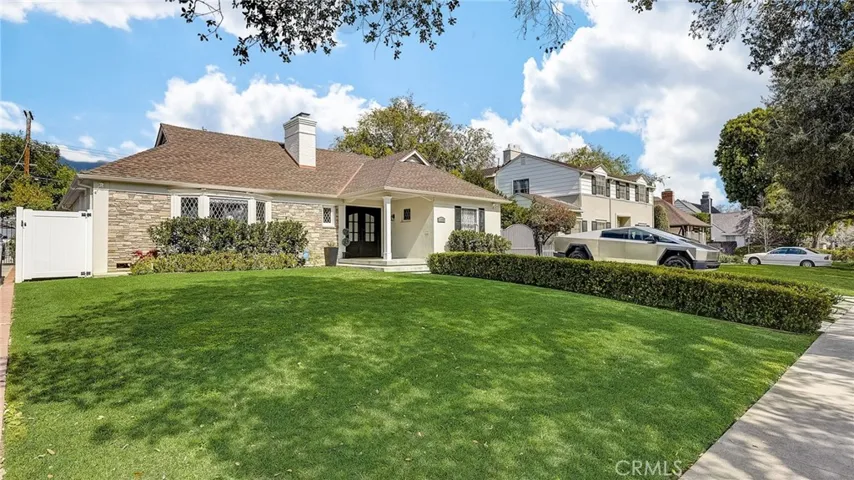 2255 Las Lunas Street, Pasadena, California 91107