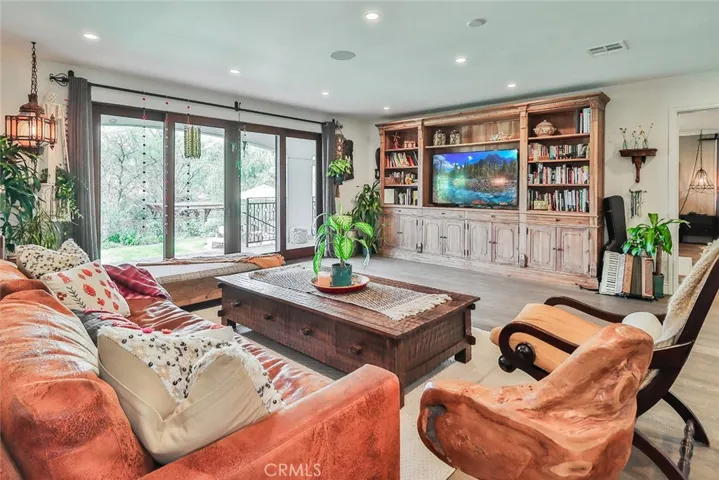 5617 Colodny Drive, Agoura Hills, California 91301