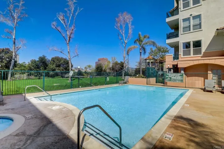 640 Camino De La Reina 1308, San Diego, California 92108