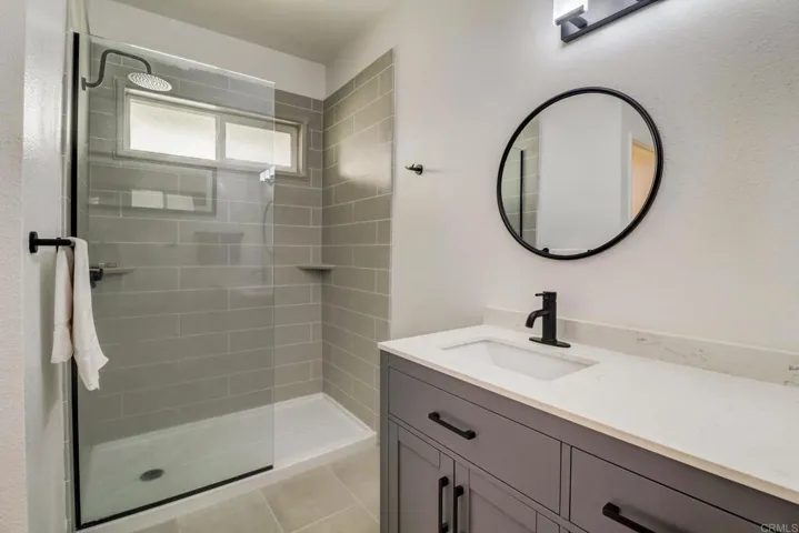 640 Camino De La Reina 1308, San Diego, California 92108
